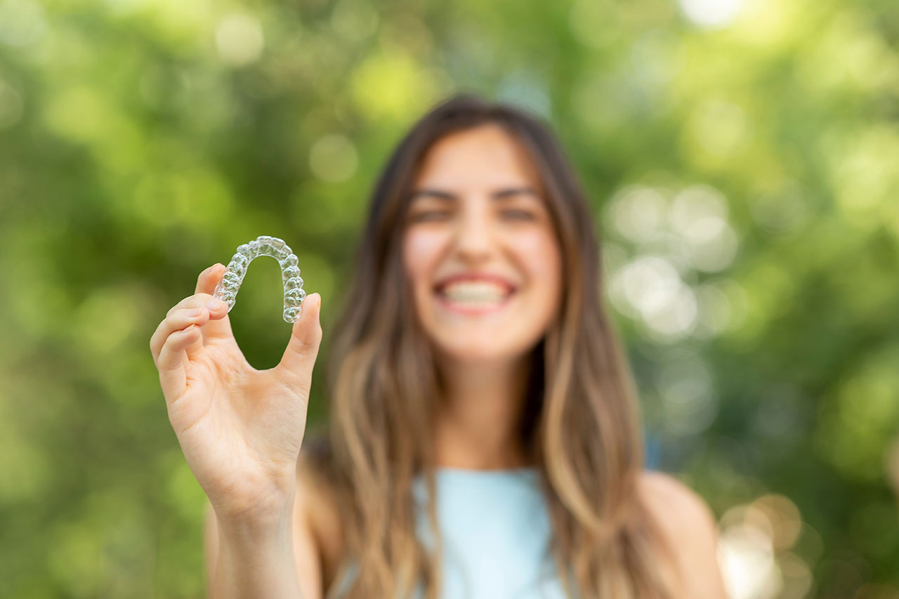 Invisalign Attachments, Elastics & Refinements: The Details That Make Clear Aligners Work
